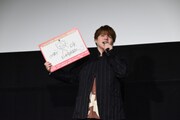 内田雄馬と、内田が考案した「自分専用インターフェースAI」のイラスト