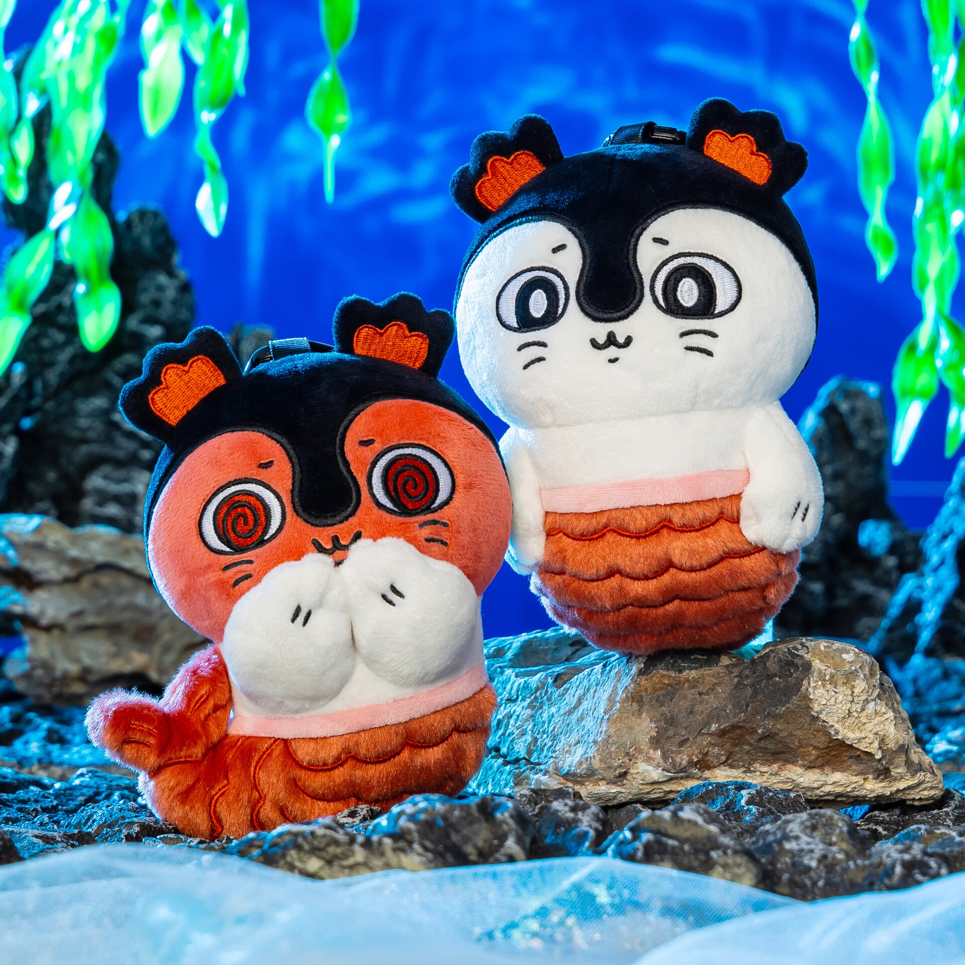 映画ちいかわ」人魚のうろこを販売、腰みのを付けたちいかわたちや島