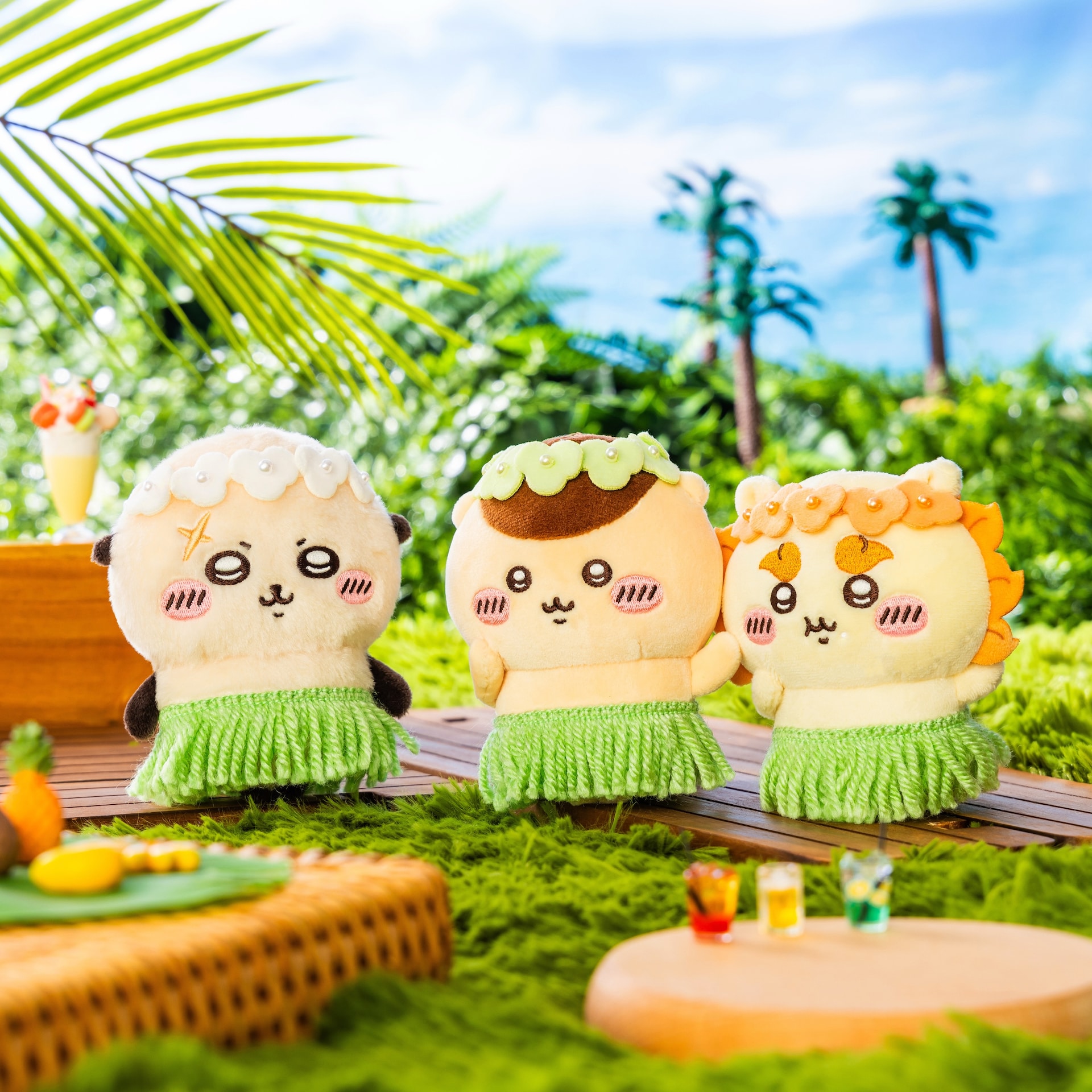 マスコット。左からラッコ、くりまんじゅう、シーサー [画像ギャラリー