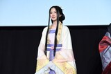 玲琳に扮した星風まどか