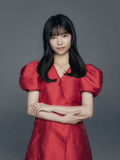 島崎遥香演じる結城真央(c)「未婚詐欺 私の知らない彼の顔」製作委員会・MBS