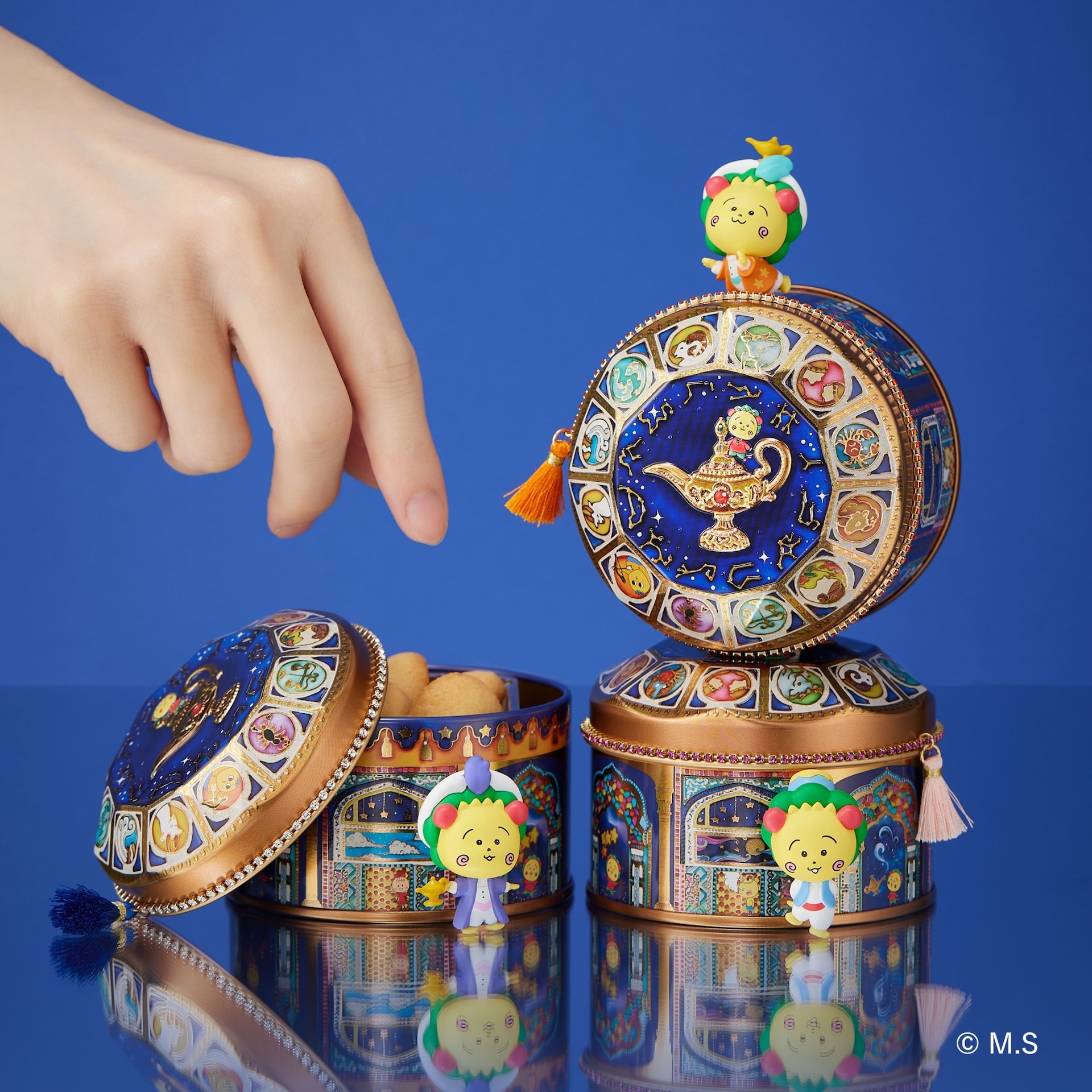 コジコジ×青山デカーボ新作、コジコジとランプをガラス絵で表現した