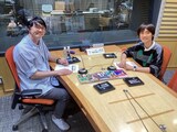 左から林士平、吉田尚記