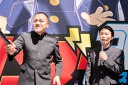 カミナリの2人。左から竹内まなぶ、石田たくみ