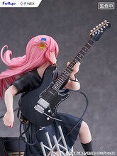 「ぼっち・ざ・ろっく！」ライブ中の後藤ひとりがフィギュア化、ギターには6本の弦