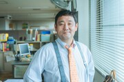 ドロンズ石本演じる八木保 (c)ABC