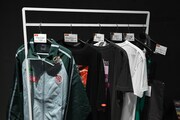 「SAKAMOTO DAYS展」より (c)鈴木祐斗／集英社