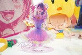 「アクリルMEGAフィギュア キービジュアル」 (c)赤坂アカ×横槍メンゴ/集英社