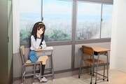 TVアニメ「涼宮ハルヒ」20周年記念展覧会、教室の席に座りハルヒと写真撮れる