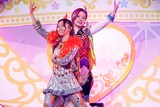「ジェニファーとあまねのプリマジミュージカル！」。左からジェニファー・純恋・ソル役の青野紗穂、皇あまね役の庄司宇芽香