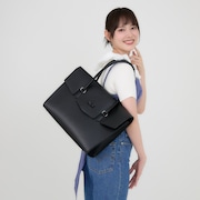 「土井半助モデル トートバッグ」の使用イメージ