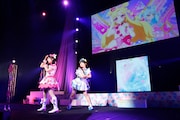 左から好実いのり役の⼩川華果、夢宮あおい役の叶矢りか