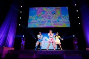 シークレットフレンズ∞。左から星川みつき役の平塚紗依、青空ひまり役の藤寺美徳、鈴風つむぎ役の久保ユリカ