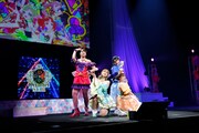 カルテットスター。左上から時計回りに一条寺サクラ役の日比優理香、二階堂タマキ役の鈴木杏奈、四之宮リンリン役の和多田美咲、三ツ葉アイリ役の徳井青空