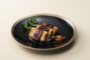 「薬屋のひとりごと」公式おせちのメニュー「豚の角煮 黒酢ソース ダイヤ飾り」