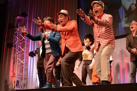 ダチョウ倶楽部による挨拶。