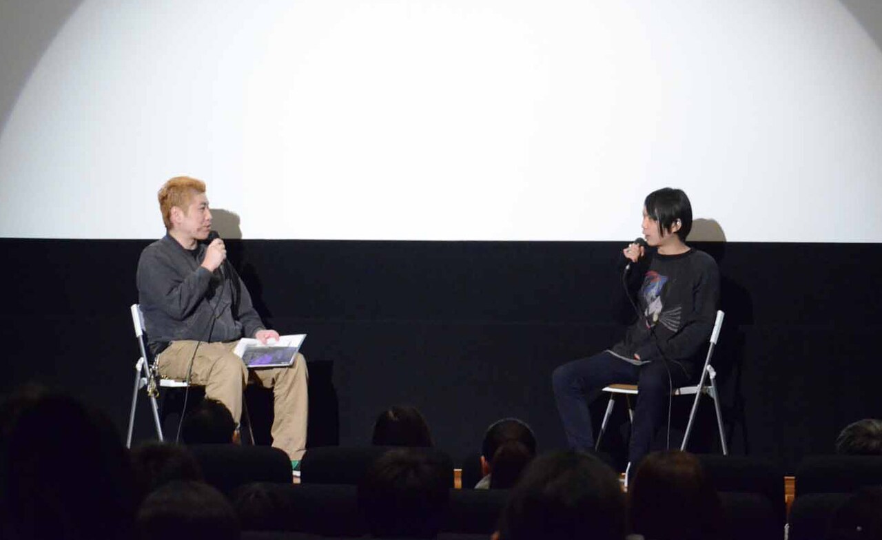 上映後のトークショーの様子。左から、プロインタビュアーの吉田豪、いずこねこ総合プロデューサーのサクライケンタ。