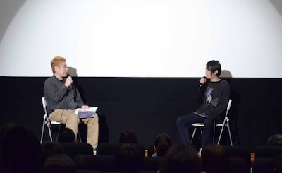 上映後のトークショーの様子。左から、プロインタビュアーの吉田豪、いずこねこ総合プロデューサーのサクライケンタ。
