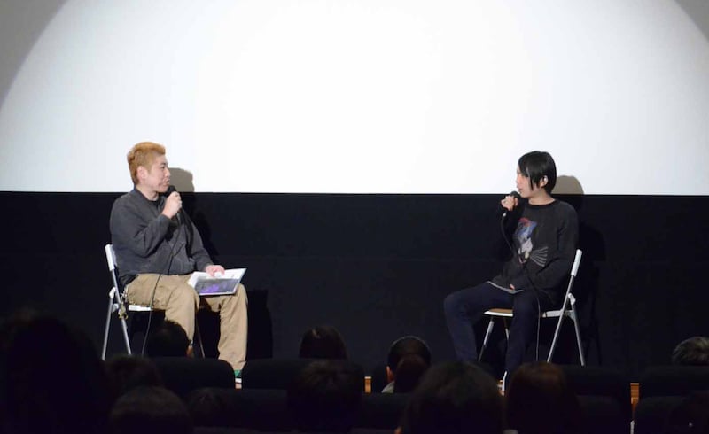 上映後のトークショーの様子。左から、プロインタビュアーの吉田豪、いずこねこ総合プロデューサーのサクライケンタ。