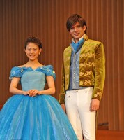 左から、高畑、城田。