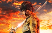 主人公エレン役の三浦春馬。(c)諫山 創/講談社 (c)映画「進撃の巨人」製作委員会