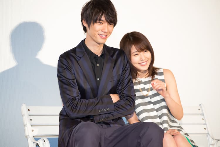 ストロボ エッジ ヒット感謝し 有村架純が福士蒼汰に生 肩ズン コミックナタリー