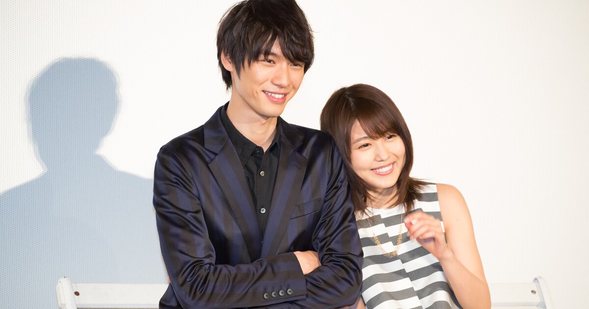 ストロボ・エッジ」ヒット感謝し、有村架純が福士蒼汰に生“肩ズン 