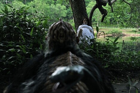 「THE HYBRID 鵺の仔」のワンシーン。