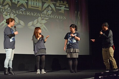 「そこのみにて光輝く」上映後トークショーの様子。左から、友近、呉美保監督、アジアン馬場園、バッファロー吾郎A。