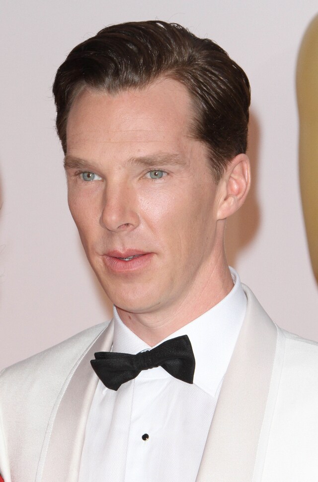 アカデミー賞授賞式にて白いタキシードをさらりと着こなすカンバーバッチ。 (c)AdMedia/Newscom/Zeta Image