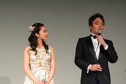 左から平祐奈、高橋和也。