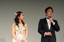 左から平祐奈、高橋和也。