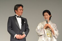 左から高橋和也、松原智恵子。