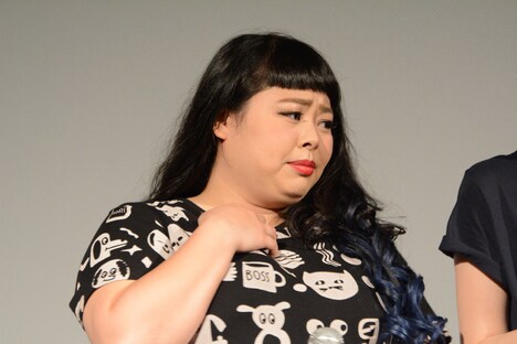 主演女優としての立ち居振る舞いを見せた渡辺。