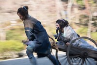 「駆込み女と駆出し男」のワンカット。 (c)2015「駆込み女と駆出し男」製作委員会