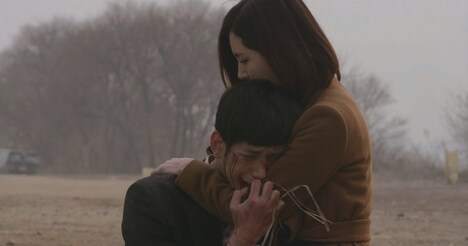 韓国の鬼才キム・ギドクが製作を務めるサスペンス「鰻の男」のワンシーン。(c)2014 KIM Ki-duk Film. All Rights Reserved.