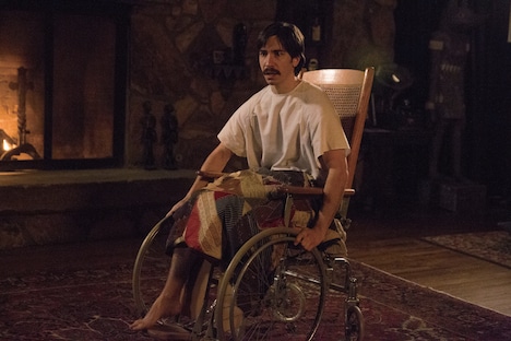 1人の男がセイウチに改造されていく恐怖を描いた「Mr.タスク」のワンシーン。(c)2014 Big Oosic, LLC, and SmodCo Inc. All Rights Reserved.