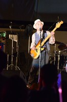 かりゆし58の前川真悟。