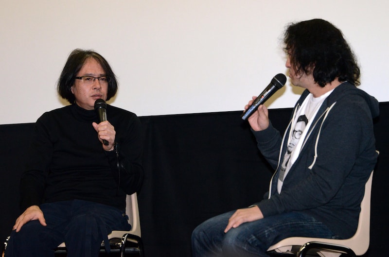 「神々のたそがれ」の公開を記念して開催されたトークショーの様子。左から町田康、中原昌也。