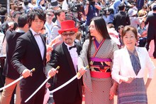 「虎影」の一同。左から斎藤工、西村喜廣監督、しいなえいひ、プロデューサーの鈴木宏美。