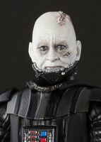 S.H.Figuarts ルーク・スカイウォーカー（Episode VI）にはマスクをとったダース・ベイダーのヘッドパーツが付属。(c)&TM Lucasfilm Ltd.