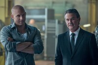 左からヴィン・ディーゼル、カート・ラッセル。 (c)2014 Universal Pictures