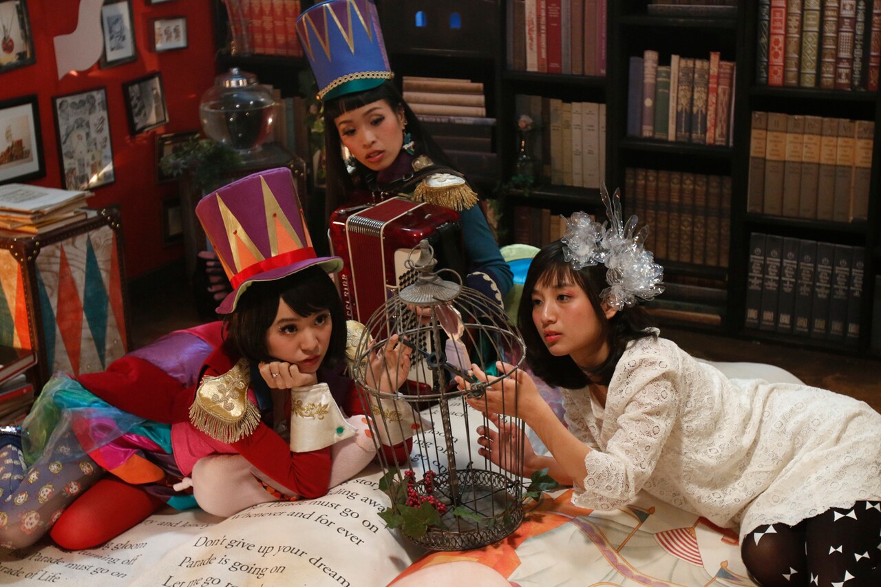 「飛べないコトリとメリーゴーランド」の場面写真。(c)2015 Sony Music Artists inc.