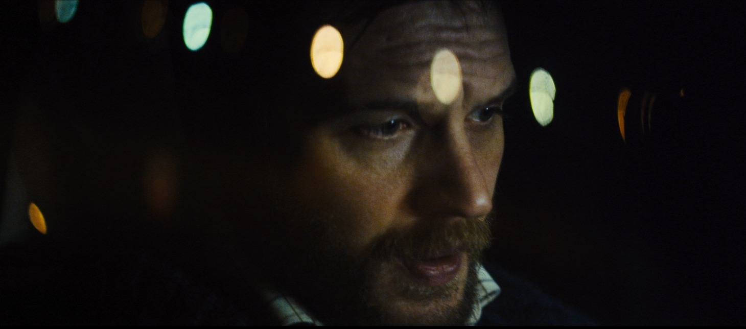 「オン・ザ・ハイウェイ その夜、86分」のワンシーン。(c) 2013 LOCKE DISTRIBUTIONS, LLC ALL RIGHTS RESERVED