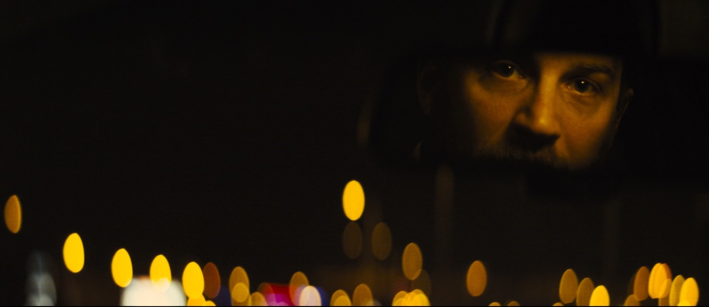 「オン・ザ・ハイウェイ その夜、86分」のワンシーン。(c) 2013 LOCKE DISTRIBUTIONS, LLC ALL RIGHTS RESERVED