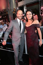 「ワイルド・スピード ＳＫＹ ＭＩＳＳＩＯＮ」ワールドプレミアにて、左からジェイソン・ステイサム、ミシェル・ロドリゲス。(c)2014 Universal Pictures