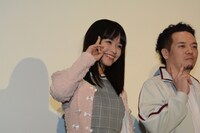 左から百川晴香、やべきょうすけ。