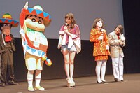 しんちゃんとトークを繰り広げるゲスト声優陣。