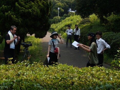 夏に行う撮影実習の授業風景。