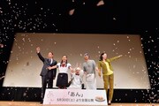 左からドリアン助川、内田伽羅、樹木希林、永瀬正敏、河瀬直美監督。配給 / エレファントハウス (c)2015 映画『あん』製作委員会/COMME DES CINEMAS/TWENTY TWENTY VISION/ZDF-ARTE